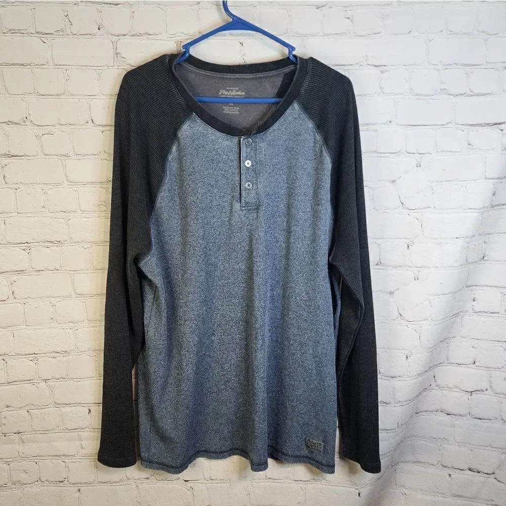 Men's Flag & Anthem button-up longsleeve shirt, size XL